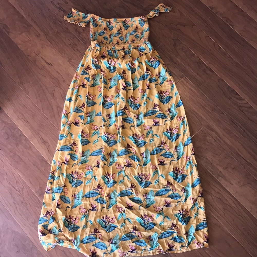 Forever 21 Maxi Dress sz Medium Summer Time!!!